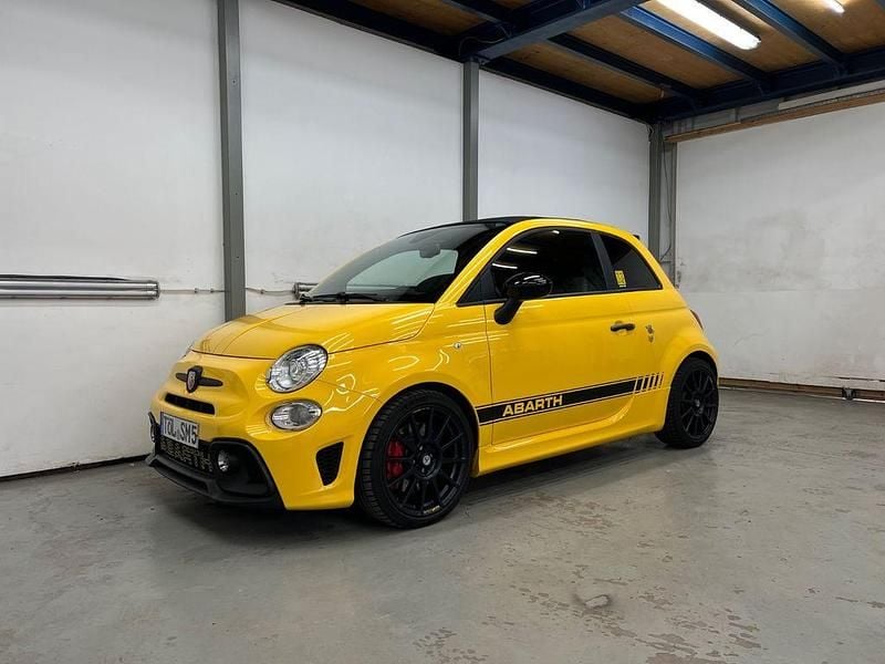 Gelb Gebraucht 2018 Abarth 595C Competizione Cabrio | 23.500 € - Bild 1/4