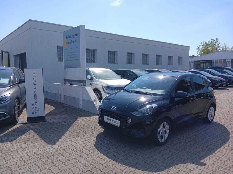 Schwarz Gebraucht 2021 Hyundai i10 Edition 30 Kleinwagen | 11.990 € (Etwas zu teuer) - Bild 1/4