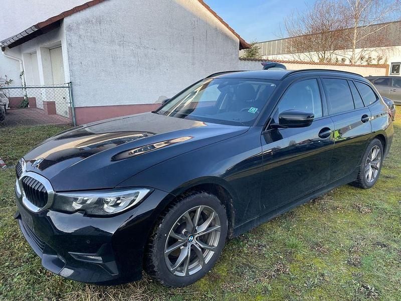 Gebraucht BMW 320 Sport Line 190 PS (139 kW) 2022 Schwarz Limousine