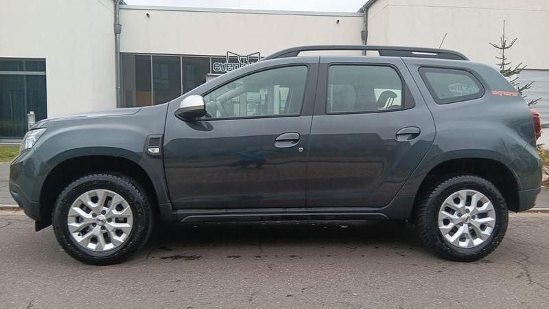 Gebraucht Dacia Duster Essentiel 91 PS (66 kW) 2023 Grau SUV