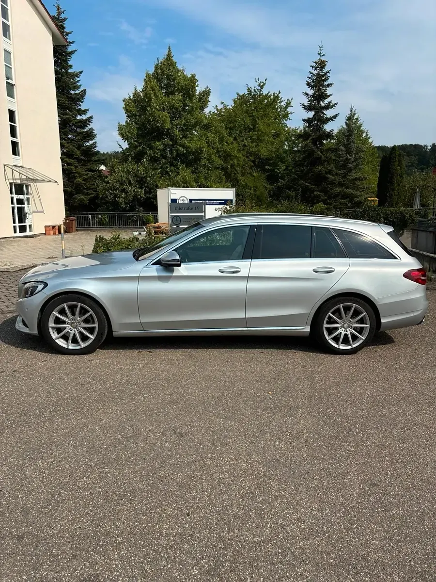 Gebraucht Mercedes C300 245 PS (180 kW) 2018 Silber Kombi