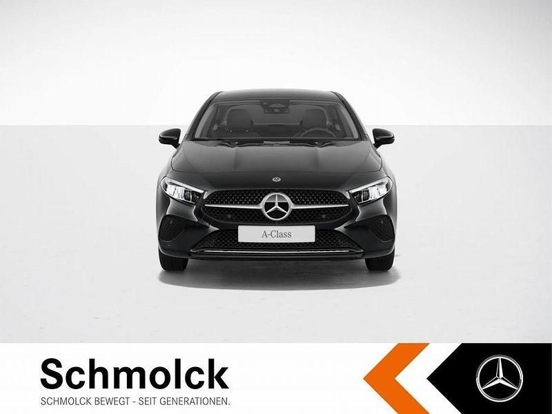 Gebraucht Mercedes A200 Progressive 163 PS (119 kW) 2024 Schwarz Limousine