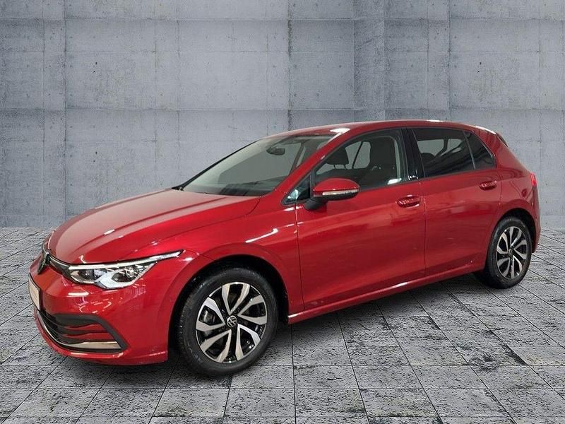 Gebraucht VW Golf VIII Active 150 PS (110 kW) 2022 Rot Limousine