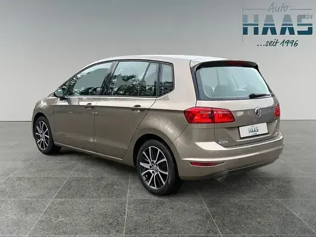 Gebraucht VW Golf VII Trendline 110 PS (80 kW) 2014 Gold Limousine