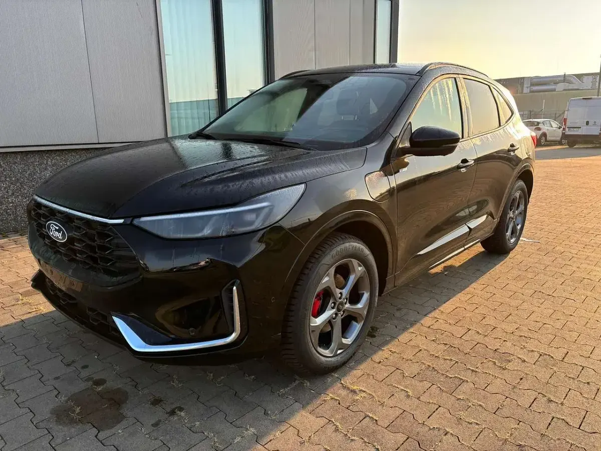 Neu Ford Kuga Titanium 186 PS (136 kW) 2025 Wählbar SUV
