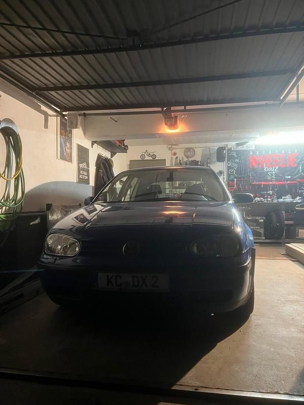 Gebraucht VW Golf IV 106 PS (77 kW) 1999 Blau Kleinwagen