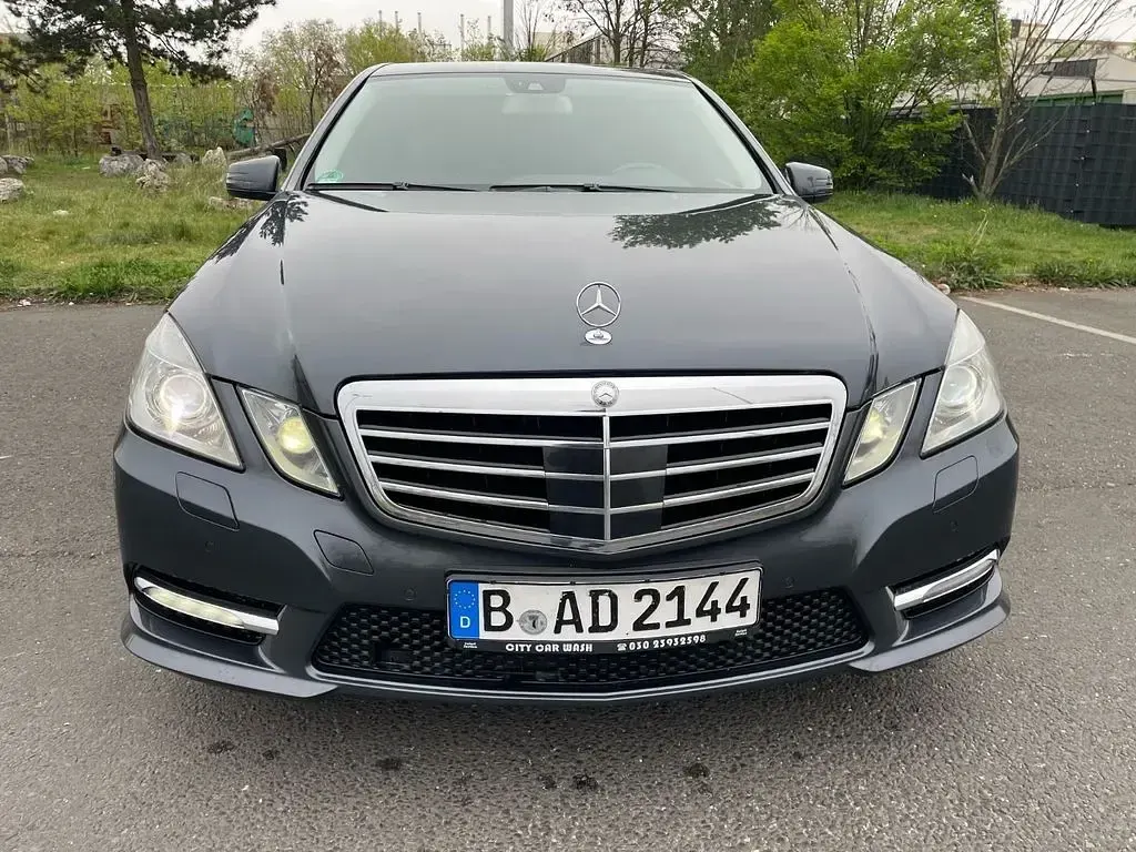 Gebraucht Mercedes E250 Avantgarde 204 PS (150 kW) 2012 Kombi