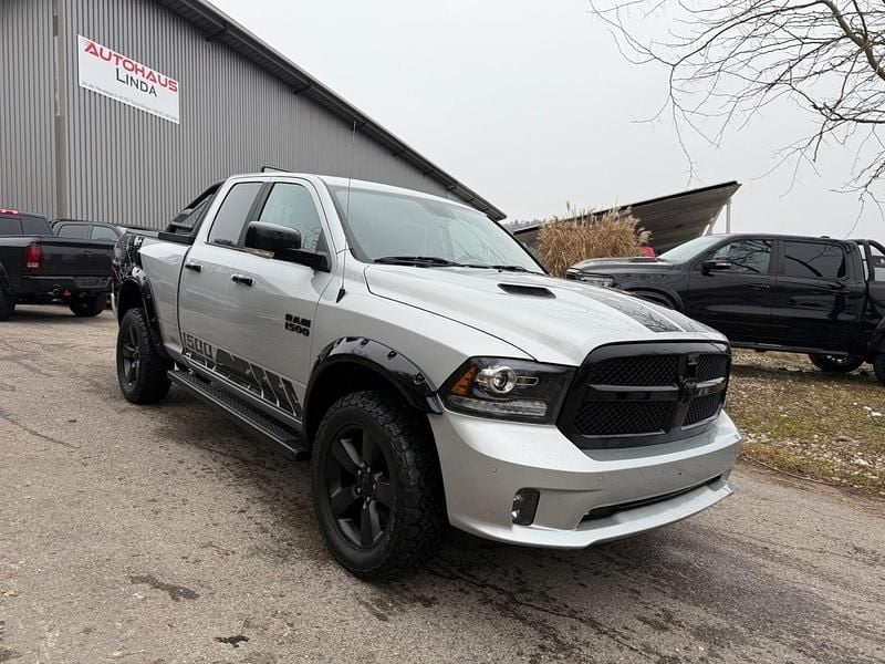 Usado Dodge Ram 401 CV (294 kW) 2018 Plateado Pickup/Camioneta