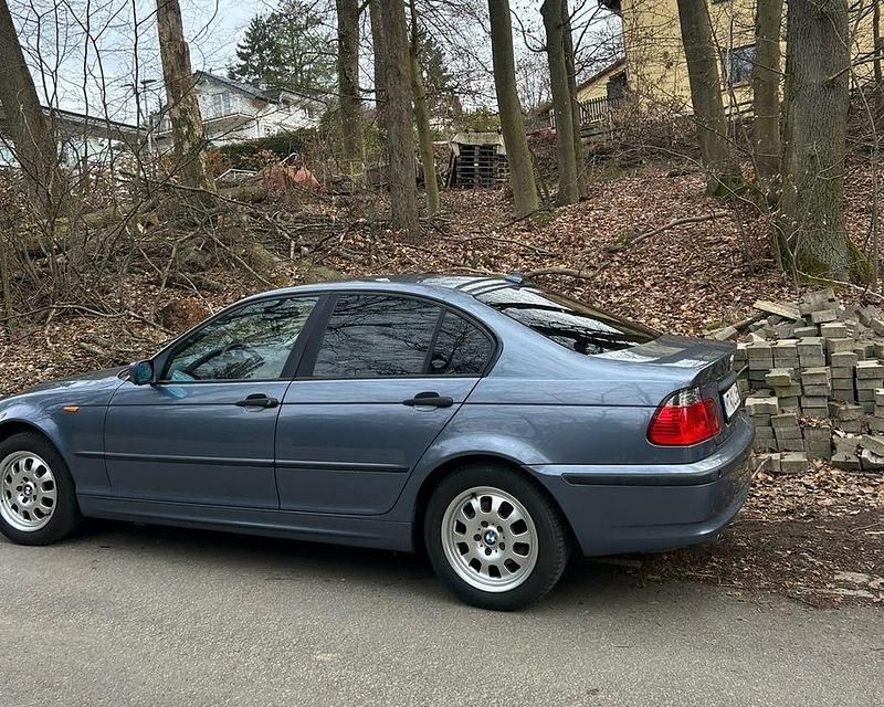 Second-hand BMW 316 116 CP (85 kW) 2003 Albastru Berlinǎ
