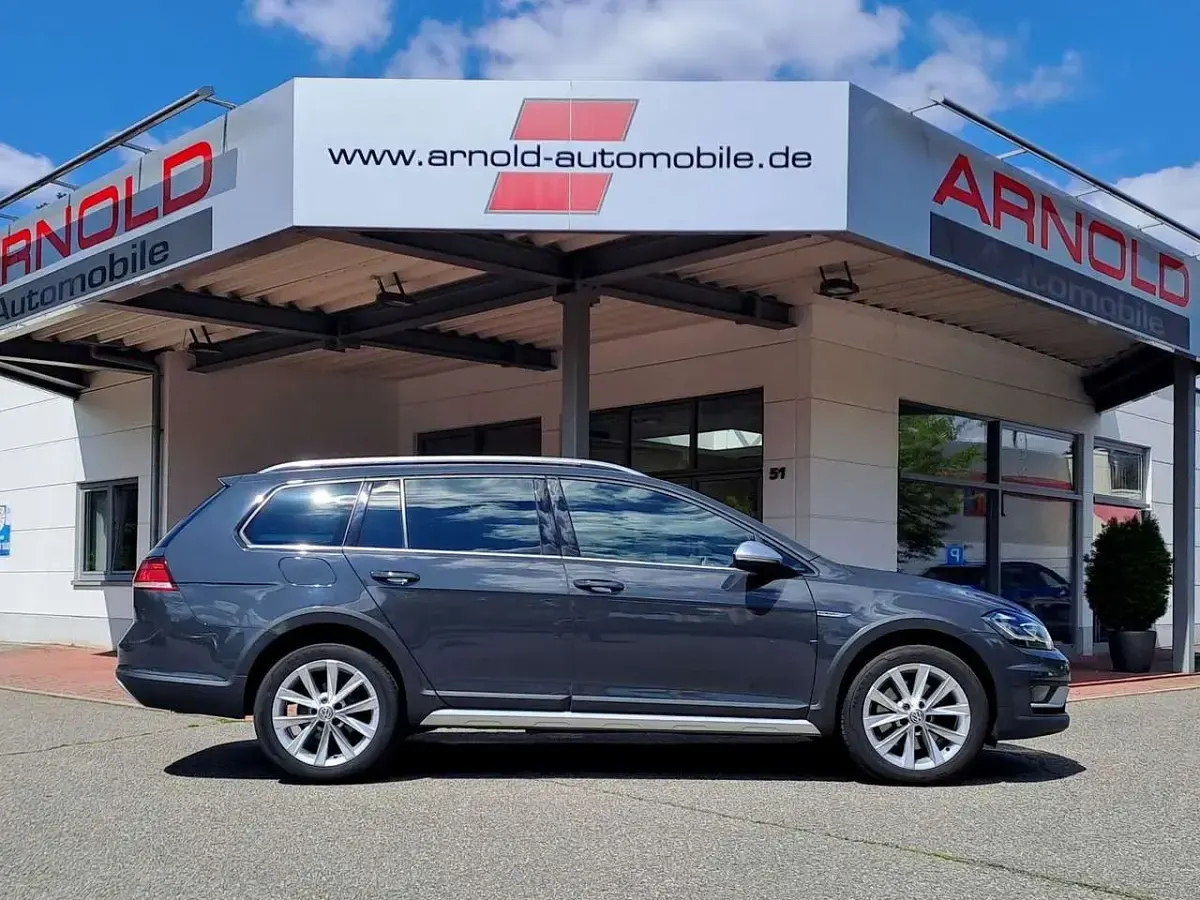 Gebraucht VW Golf Alltrack 184 PS (135 kW) 2019 Urnograu Kombi