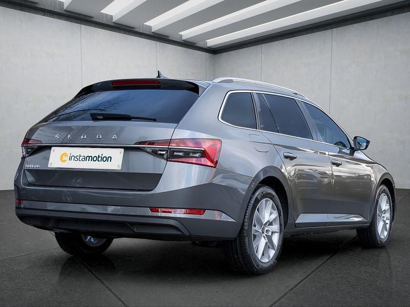 Gebraucht Skoda Superb 150 PS (110 kW) 2024 Grau Kombi