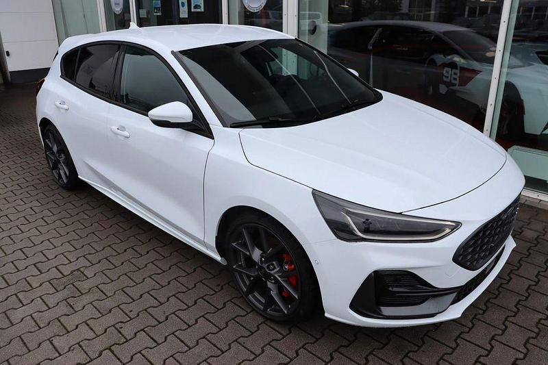 Neu Ford Focus ST 280 PS (205 kW) 2025 Weiß Limousine