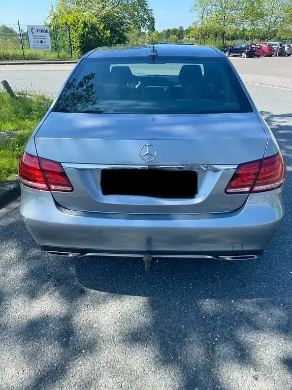 Gebraucht Mercedes E220 170 PS (125 kW) 2014 Grau Limousine