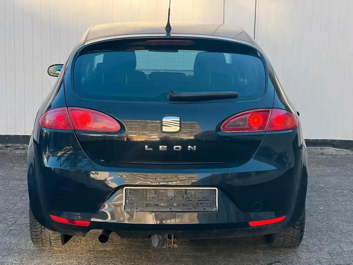 Usata Seat Leon 105 CV (77 kW) 2008 Nero Utilitaria