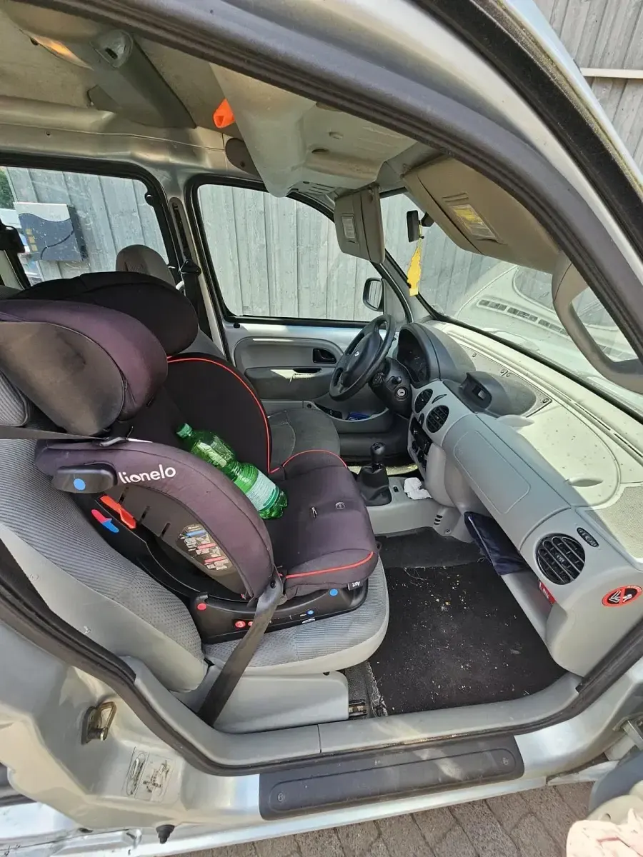 Gebraucht Renault Kangoo 58 PS (42 kW) 2002 Silber Van / Kleinbus
