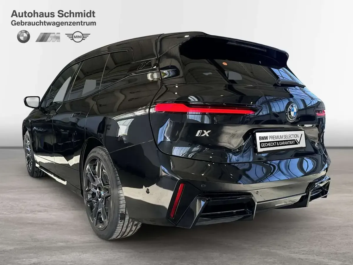Gebraucht BMW iX M Sport 300 kW (408 PS) 2025 Saphirschwarz SUV