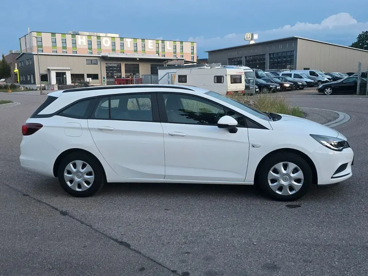 Gebraucht Opel Astra Edition 110 PS (80 kW) 2019 Weiß Kombi