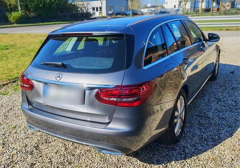 Gebraucht Mercedes C220 Avantgarde 194 PS (142 kW) 2018 Grau Kombi