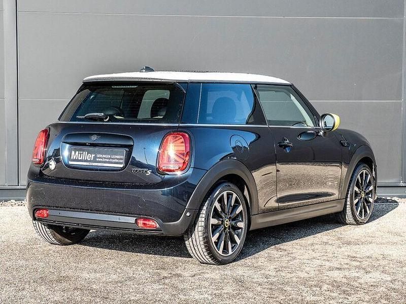 Gebraucht Mini Cooper 135 kW (184 PS) 2022 Enigmatic black (metallic) Kleinwagen