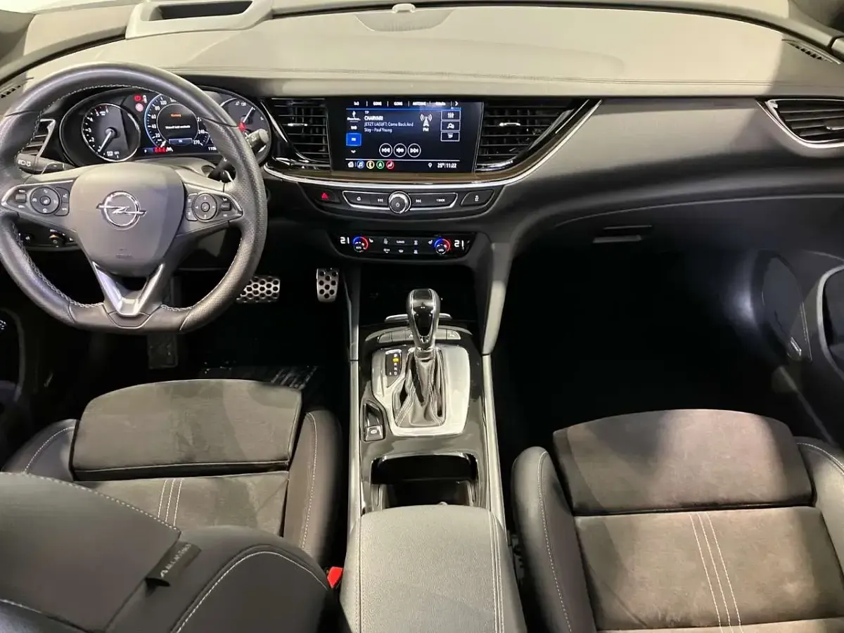 Gebraucht Opel Insignia 174 PS (127 kW) 2020 Stone brown met Kombi
