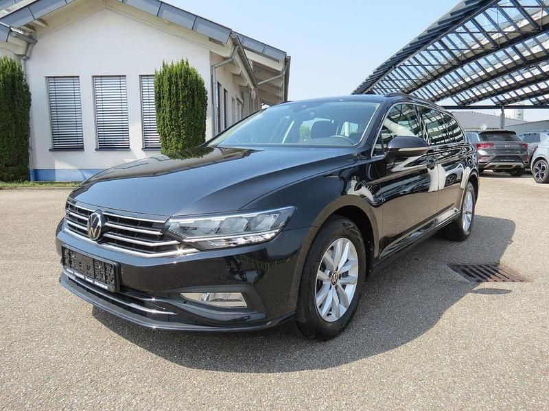 Schwarz Gebraucht 2023 VW Passat Business Kombi | 26.900 € (Fairer Preis) - Bild 1/4