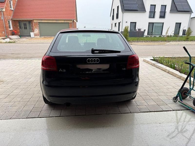 Second-hand Audi A3 Ambiente 102 CP (75 kW) 2009 Negru Hatchback