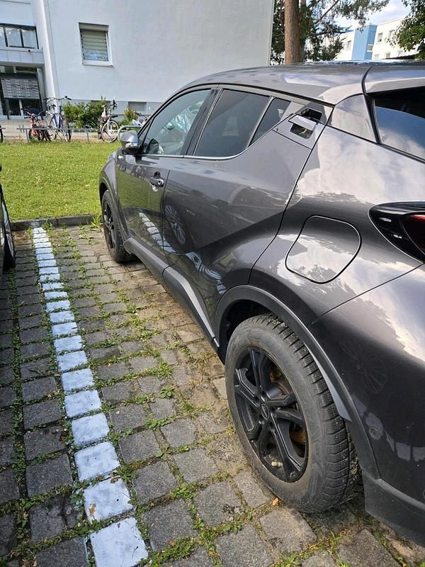 Grau Gebraucht 2020 Toyota C-HR SUV | 25.000 € (Teuer) - Bild 1/4