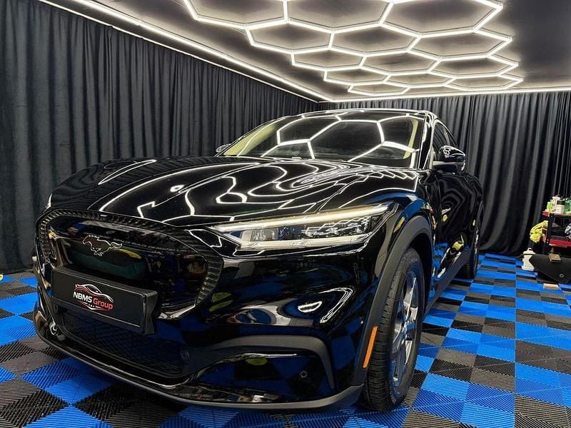 Gebraucht Ford Mustang Mach-E 197 kW (269 PS) 2021 Schwarz SUV