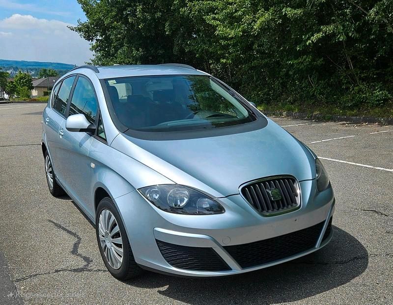 Silber Gebraucht 2010 Seat Altea XL Van / Kleinbus | 2.550 € (Guter Preis) - Bild 1/4