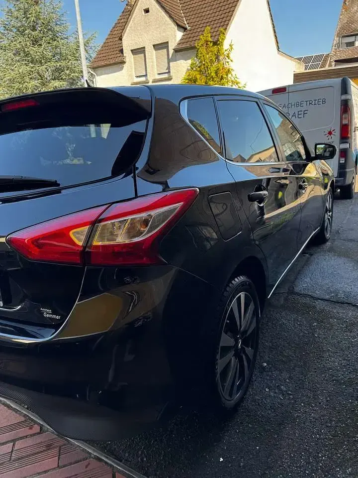 Gebraucht Nissan Pulsar 116 PS (85 kW) 2014 Schwarz Kleinwagen