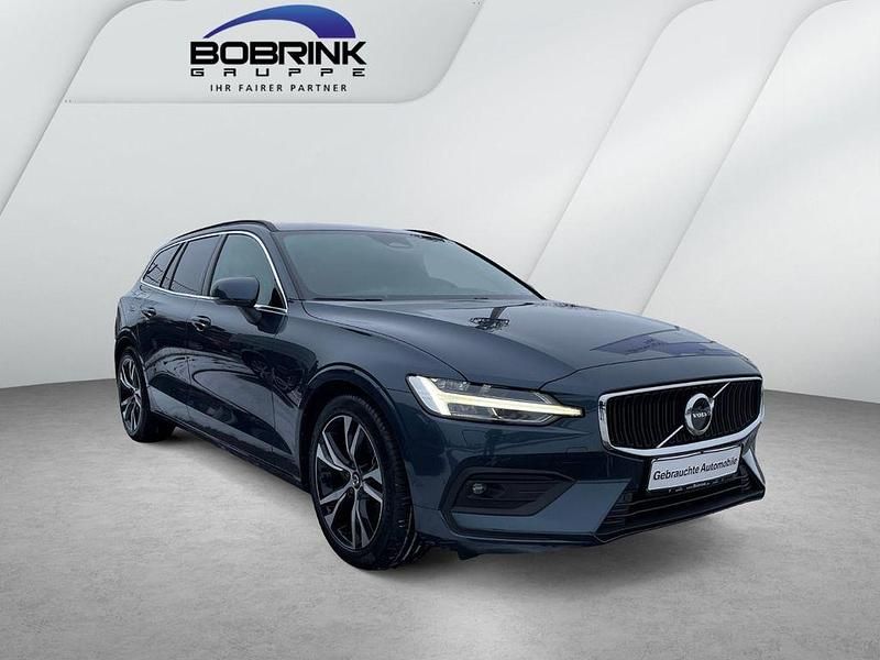 Gebraucht Volvo V60 Core 163 PS (119 kW) 2025 Blau Kombi