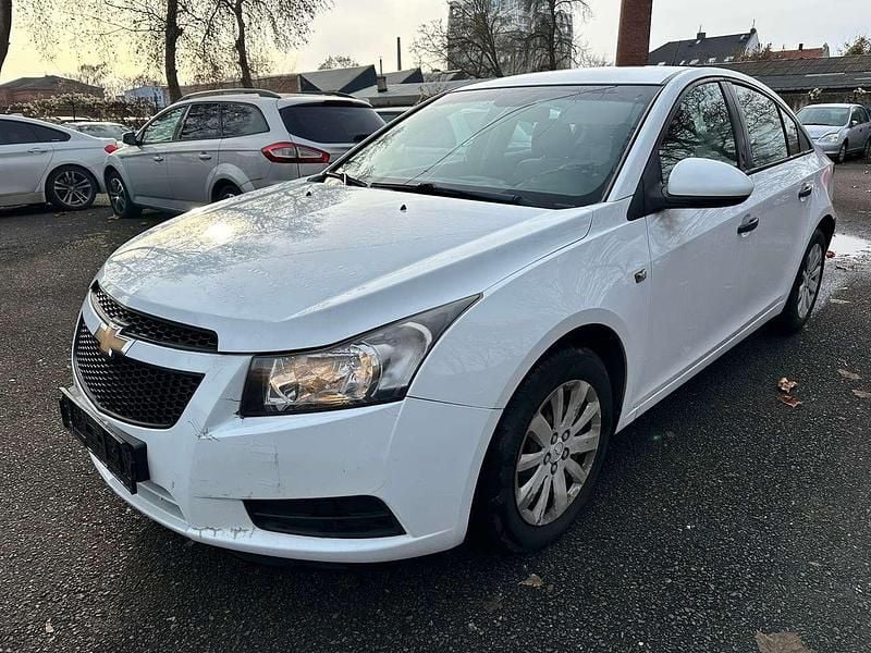 Schneeweiss/summitwhite/arctic Gebraucht 2010 Chevrolet Cruze Limousine | 1.290 € (Superpreis) - Bild 1/4
