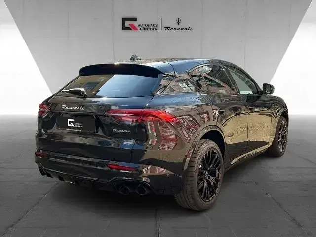 Neu Maserati Grecale 330 PS (242 kW) 2026 Schwarz SUV