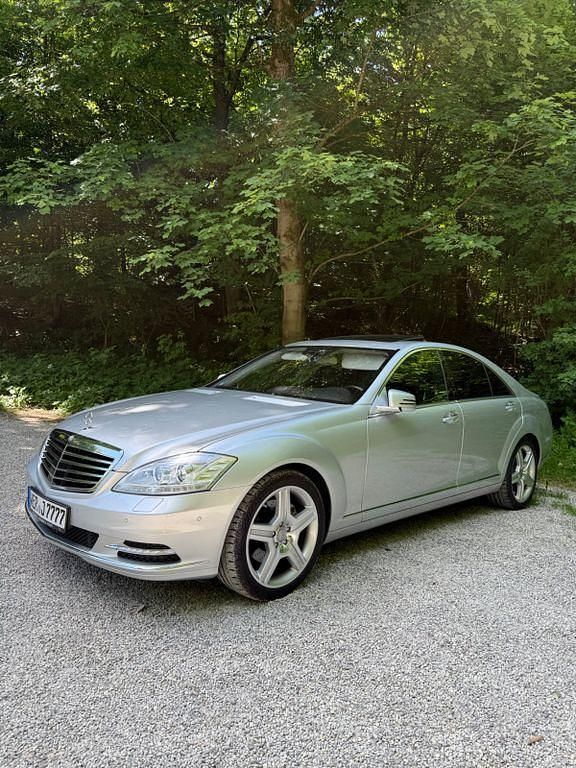 Silber Gebraucht 2009 Mercedes S350 Limousine | 21.400 € - Bild 1/4
