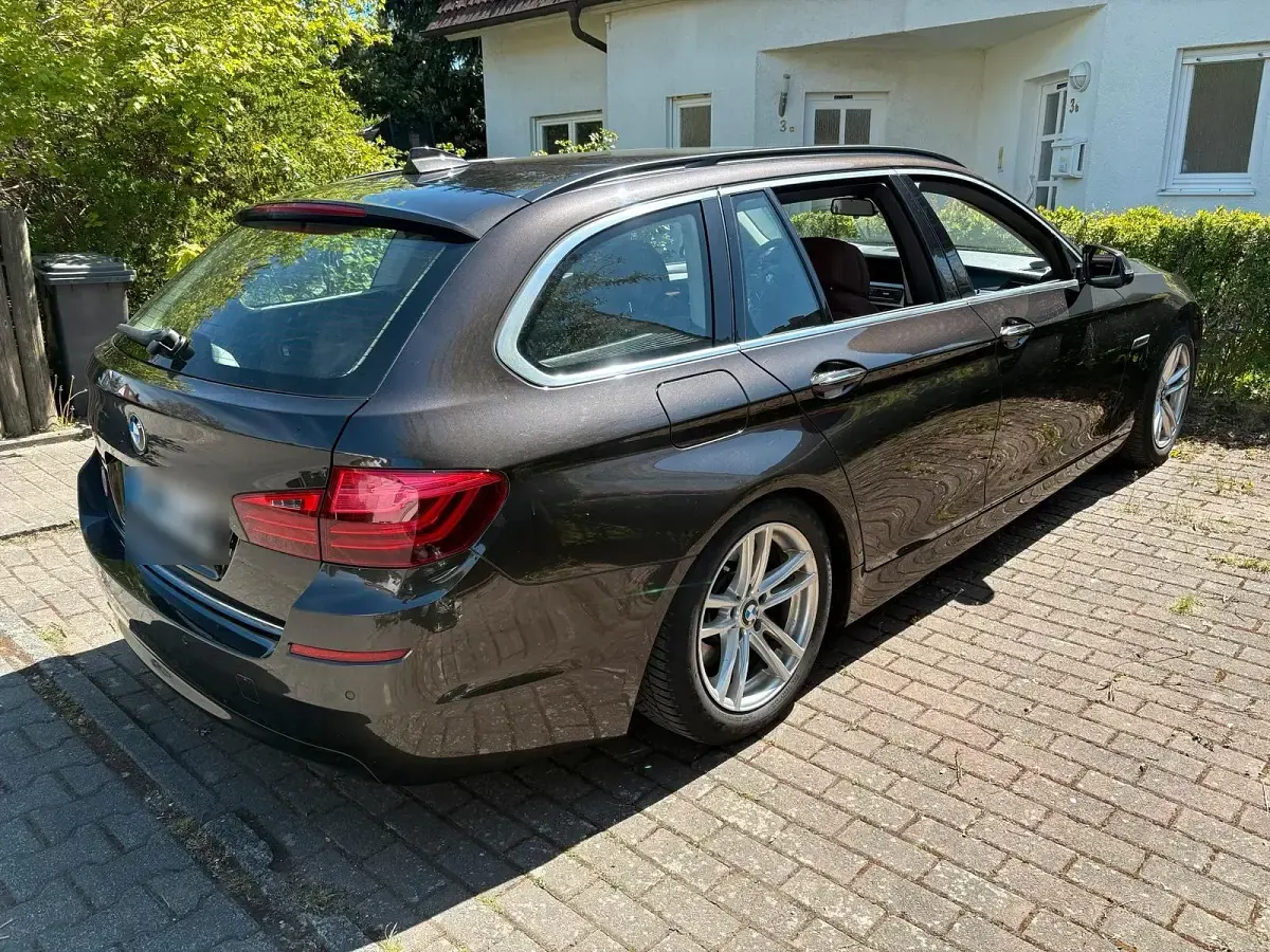 Usata BMW 520 Comfort Edition 193 CV (141 kW) 2016 Marrone Station wagon
