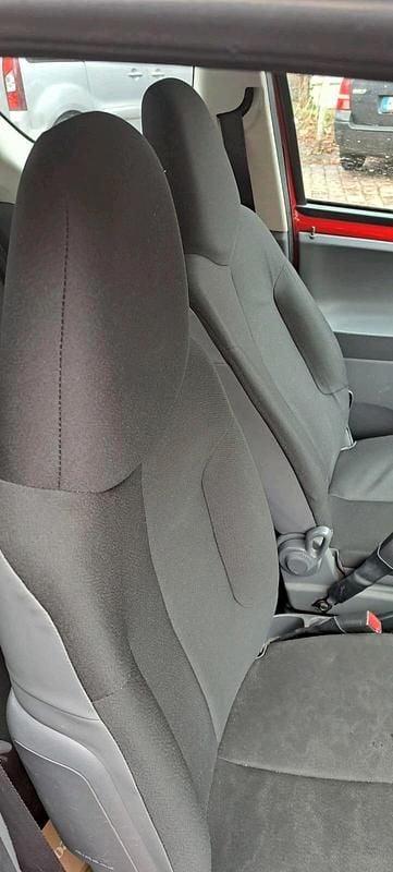 Rot Gebraucht 2011 Toyota Aygo Kleinwagen | 1.300 € (Superpreis) - Bild 1/4