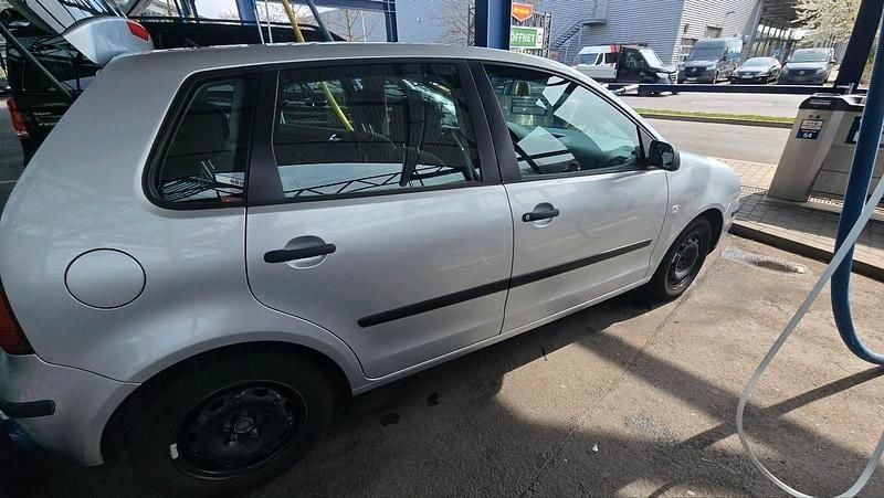 Usata VW Polo 54 CV (39 kW) 2004 Argento Utilitaria