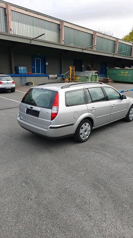 Gebraucht Ford Mondeo 130 PS (95 kW) 2005 Silber Kombi