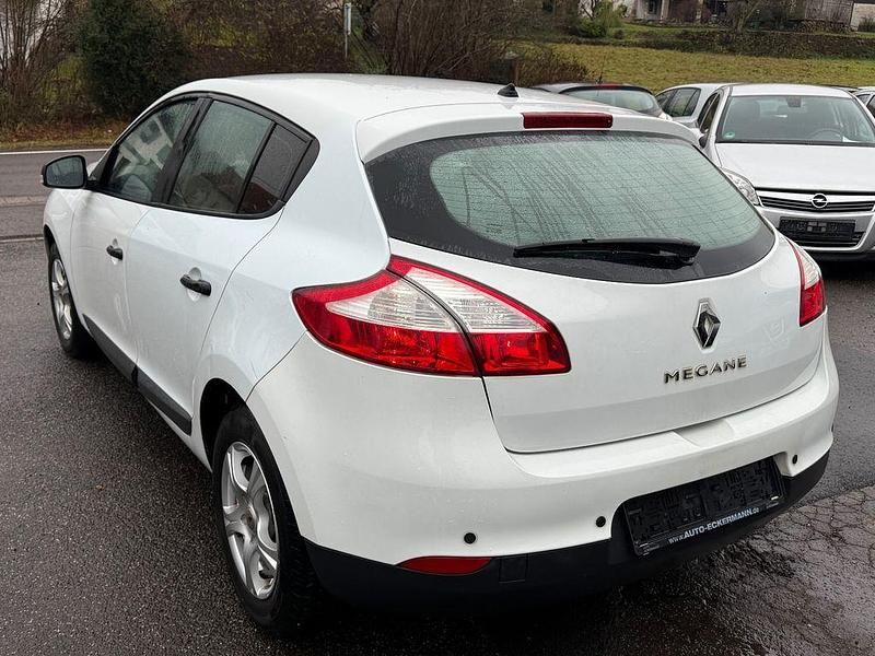 Gebraucht Renault Mégane Authentique 101 PS (74 kW) 2011 Other Limousine