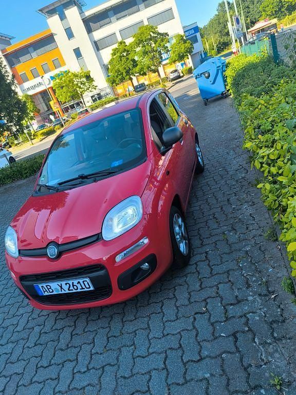 Rot Gebraucht 2017 Fiat Panda More Kleinwagen | 6.450 € (Superpreis) - Bild 1/4