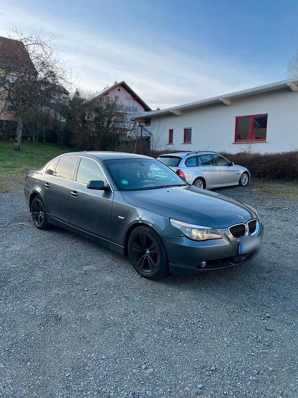 Gebraucht BMW 525 177 PS (130 kW) 2004 Grau Limousine