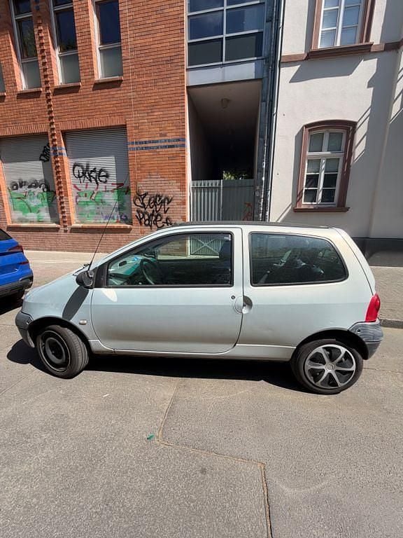 Second-hand Renault Twingo Expression 58 CP (42 kW) 2004 Argintiu Hatchback