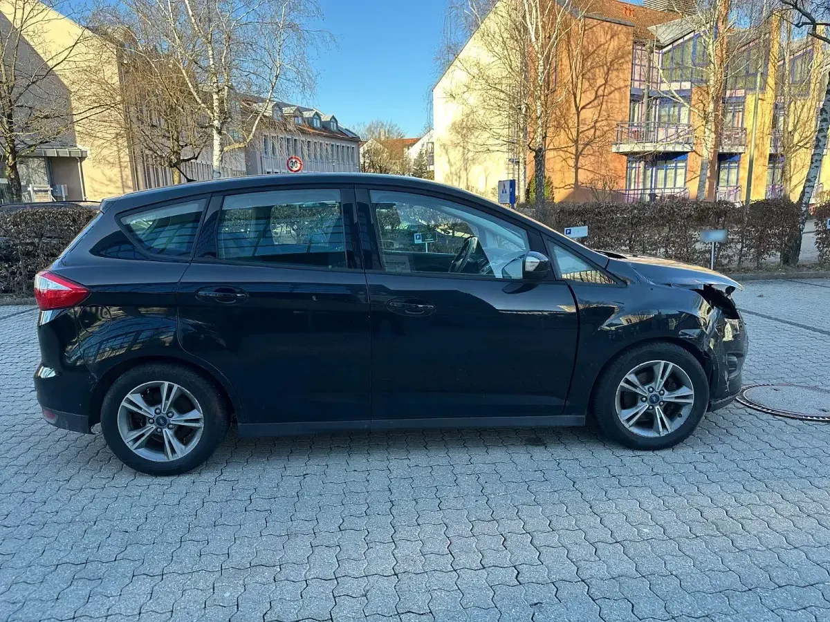 Gebraucht Ford C-MAX Titanium 120 PS (88 kW) 2016 Schwarz Van / Kleinbus