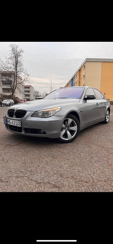 Grau Gebraucht 2004 BMW 525 Limousine | 5.500 € (Fairer Preis) - Bild 1/4