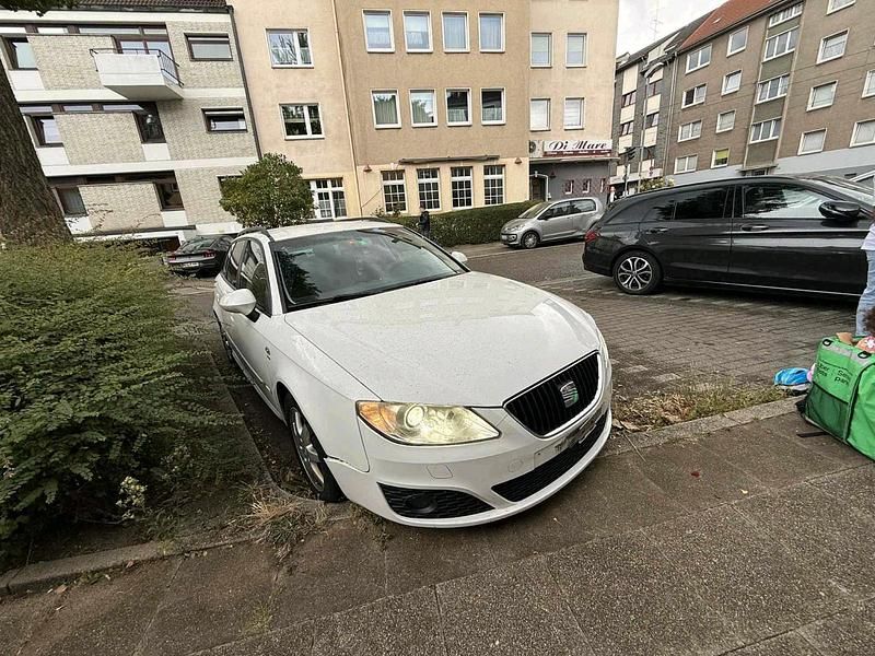 Gebraucht 2025 Seat Exeo Kombi | 3.200 € - Bild 1/4