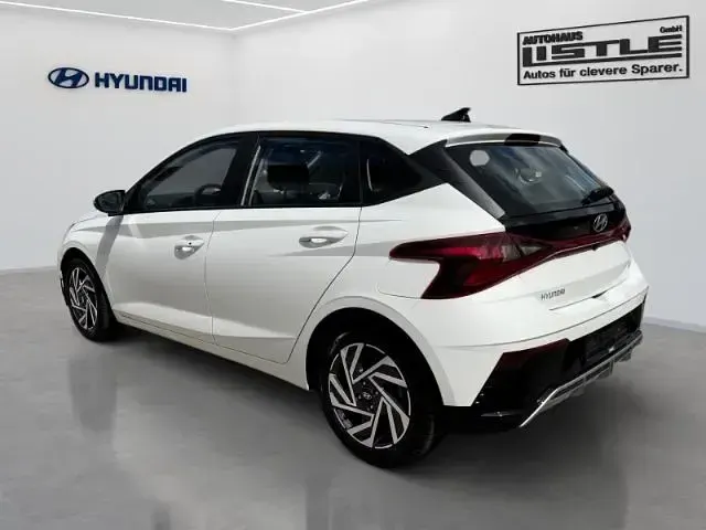 Gebraucht Hyundai i20 Trend 101 PS (74 kW) 2025 Silber Kleinwagen