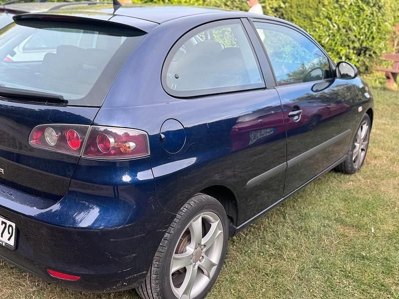 Blau Gebraucht 2006 Seat Ibiza Kleinwagen | 1.200 € (Guter Preis) - Bild 1/4