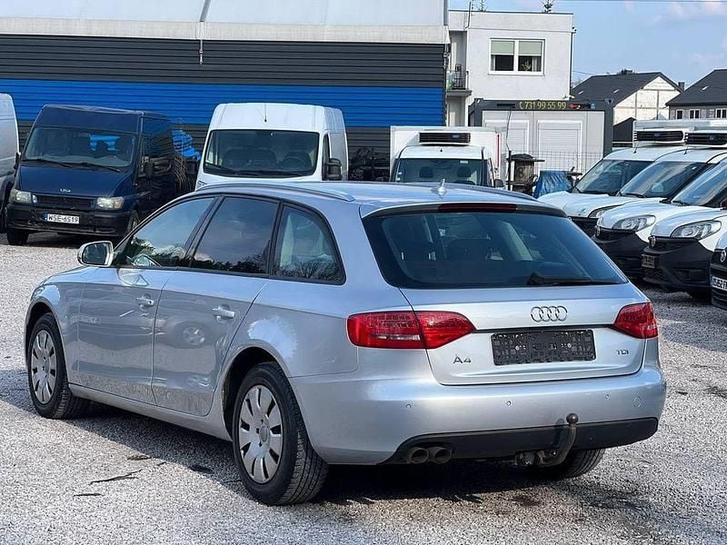 Gebraucht Audi A4 Attraction 120 PS (88 kW) 2011 Silber Kombi