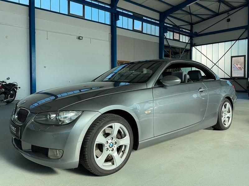 Gebraucht BMW 325 Cabriolet 218 PS (160 kW) 2007 Grau Cabrio