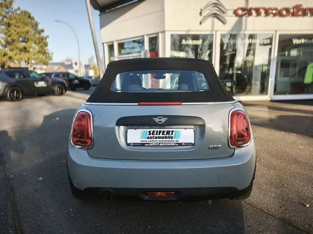 Gebraucht Mini ONE 101 PS (74 kW) 2020 Moonwalk grey (metallic) Kleinwagen
